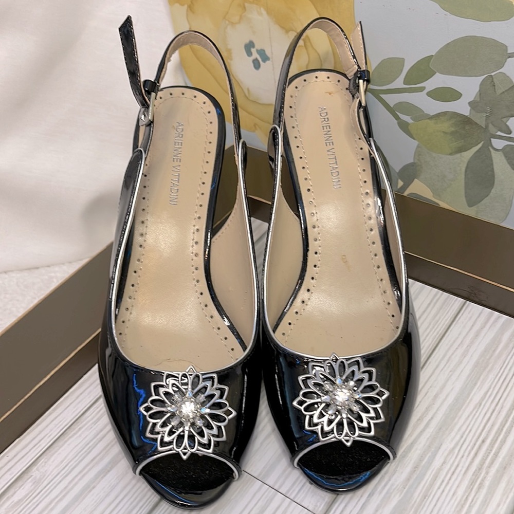ADRIENNE VITTADINI Black Patent Leather Peep Toe Wedge Slingbacks | Size 8